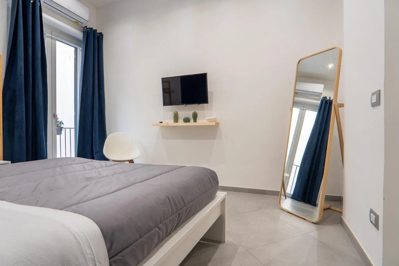 Nena Sweet Home Palerme 0*,  Italie